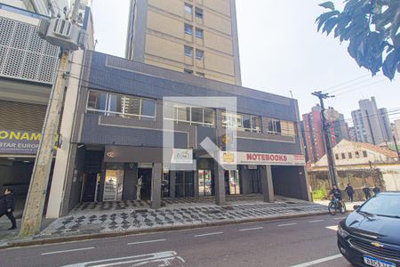 Fachada de apartamento para alugar com 1 quarto, 60m² em Centro, Curitiba