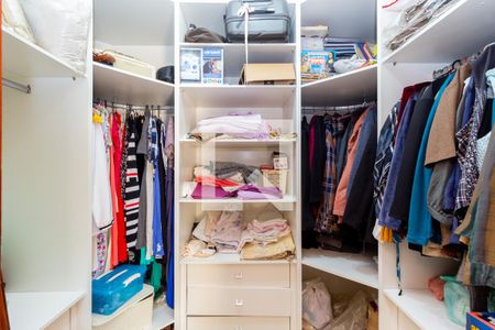 Casa à venda com 280m², 4 quartos e 2 vagasCloset - Suíte 3