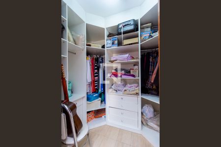 Casa à venda com 280m², 4 quartos e 2 vagasCloset - Suíte 3