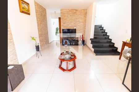 Casa à venda com 280m², 4 quartos e 2 vagasSala