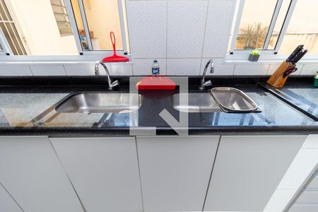 Casa à venda com 280m², 4 quartos e 2 vagasDetalhe - Cozinha