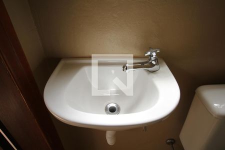 Casa à venda com 200m², 6 quartos e 2 vagasBanheiro de serviço