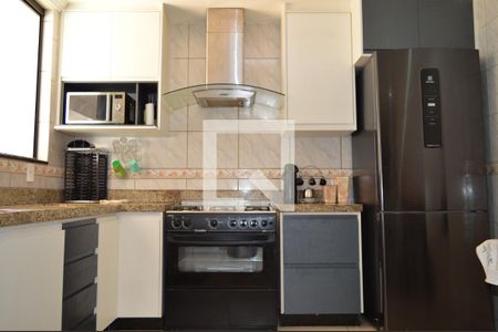 Casa à venda com 300m², 5 quartos e 5 vagasCozinha