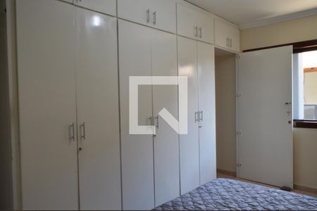 Casa à venda com 300m², 5 quartos e 5 vagasQuarto 2