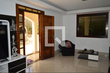 Sala de casa à venda com 5 quartos, 300m² em Tres Barras, Contagem