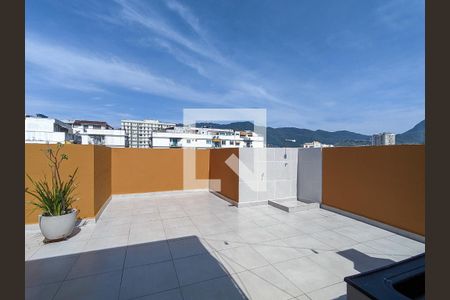 Apartamento à venda com 90m², 2 quartos e 1 vagaÁrea comum - Playground