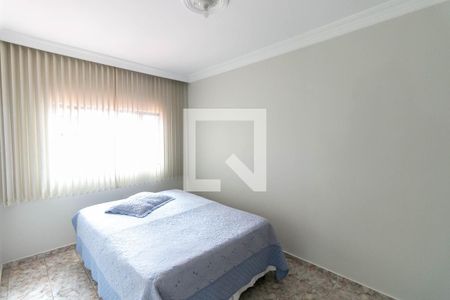 Casa à venda com 298m², 3 quartos e 3 vagasQuarto 2