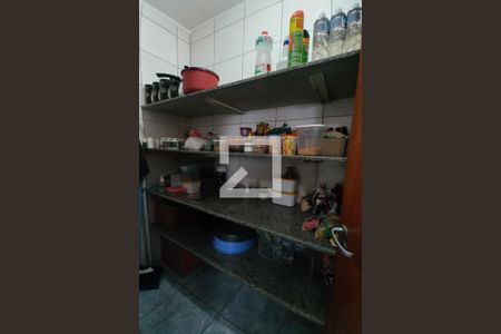 Casa à venda com 263m², 6 quartos e 4 vagas Casa à venda com 263m², 6 quartos e 4 vagasDespensa