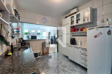 Casa à venda com 263m², 6 quartos e 4 vagas Casa à venda com 263m², 6 quartos e 4 vagasCozinha