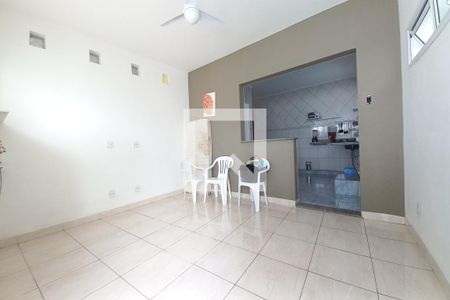 Sala de casa para alugar com 6 quartos, 263m² em Jardim dos Oliveiras, Campinas