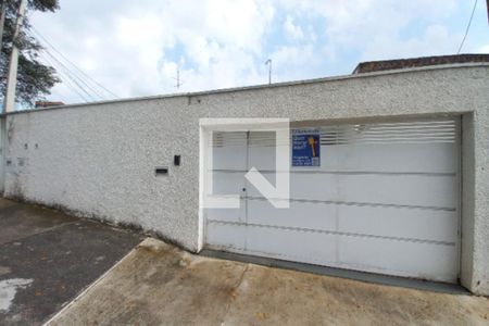 Casa à venda com 263m², 6 quartos e 4 vagas Casa à venda com 263m², 6 quartos e 4 vagasFachada do Prédio