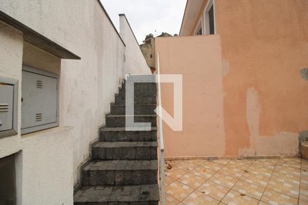 Casa à venda com 75m², 2 quartos e 1 vagaEscada