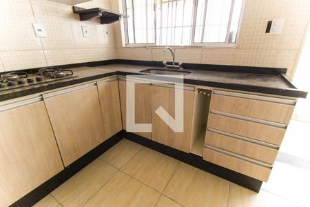 Casa à venda com 125m², 2 quartos e 2 vagas Casa à venda com 125m², 2 quartos e 2 vagasCozinha