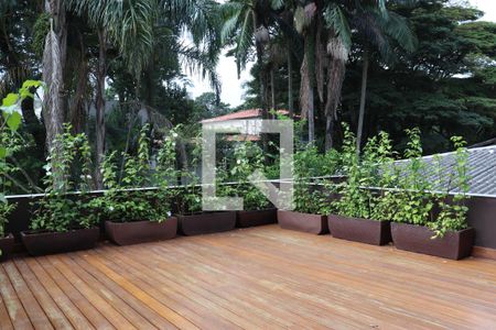 Casa à venda com 379m², 5 quartos e sem vaga Casa à venda com 379m², 5 quartos e sem vagaVaranda da Suíte 3