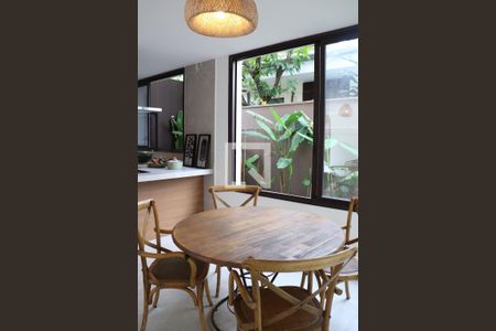 Casa à venda com 379m², 5 quartos e sem vaga Casa à venda com 379m², 5 quartos e sem vagaCozinha