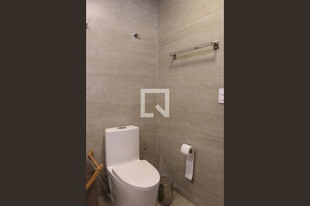 Casa à venda com 379m², 5 quartos e sem vaga Casa à venda com 379m², 5 quartos e sem vagaBanheiro da Suíte 3