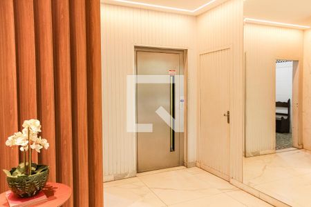 Apartamento para alugar com 80m², 2 quartos e sem vagaElevador