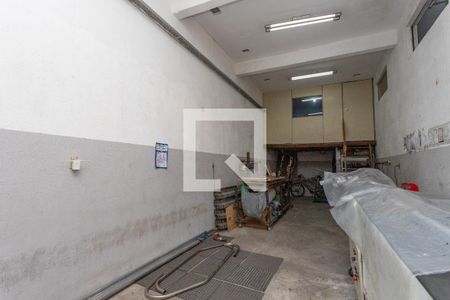 Casa à venda com 240m², 2 quartos e 2 vagas Casa à venda com 240m², 2 quartos e 2 vagasGaragem