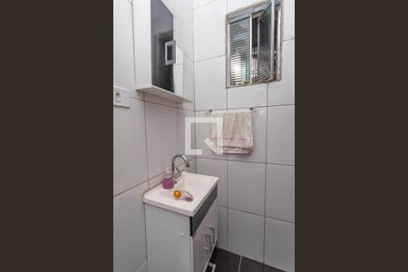 Casa à venda com 240m², 2 quartos e 2 vagas Casa à venda com 240m², 2 quartos e 2 vagasBanheiro Social