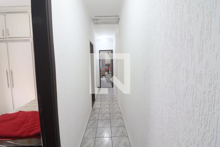 Casa à venda com 198m², 4 quartos e 2 vagasCorredor