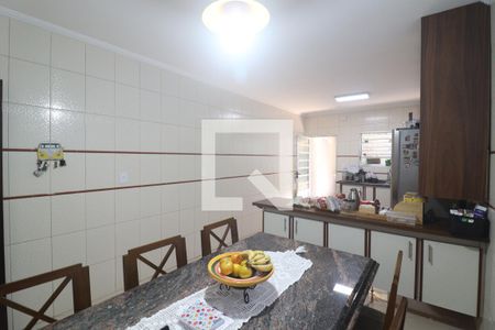 Casa à venda com 198m², 4 quartos e 2 vagasCozinha 