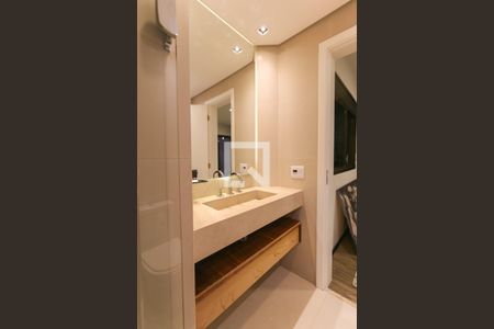 Apartamento para alugar com 255m², 3 quartos e 3 vagasBanheiro da Suíte 2