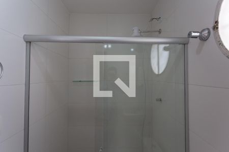 Banheiro de kitnet/studio para alugar com 1 quarto, 47m² em Graça, Belo Horizonte