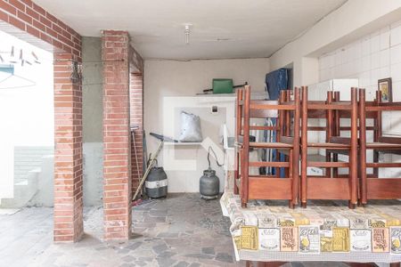 Casa à venda com 180m², 3 quartos e 2 vagas Casa à venda com 180m², 3 quartos e 2 vagasLavanderia