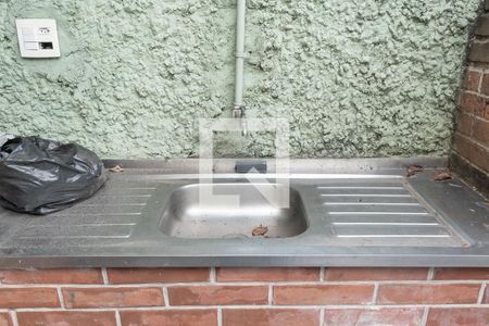Casa à venda com 180m², 3 quartos e 2 vagas Casa à venda com 180m², 3 quartos e 2 vagasChurrasqueira