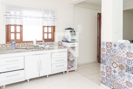 Casa à venda com 180m², 3 quartos e 2 vagas Casa à venda com 180m², 3 quartos e 2 vagasCozinha