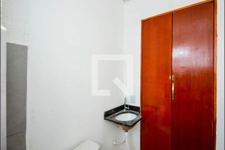 Banheiro de kitnet/studio para alugar com 1 quarto, 25m² em Jardim Adriana, Guarulhos