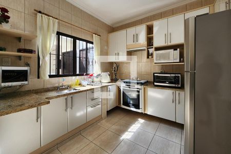 Casa à venda com 325m², 5 quartos e 3 vagasCozinha