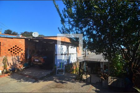 Casa à venda com 240m², 2 quartos e 1 vagaPátio