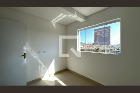 Quarto de apartamento para alugar com 1 quarto, 38m² em Novo Mundo, Curitiba