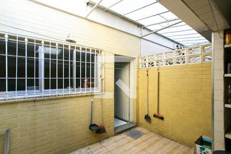 Quintal e Área de Serviço de casa para alugar com 2 quartos, 90m² em Vila Granada, São Paulo