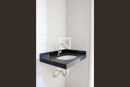Banheiro - torneira de casa de condomínio à venda com 2 quartos, 46m² em Vila Constança, São Paulo