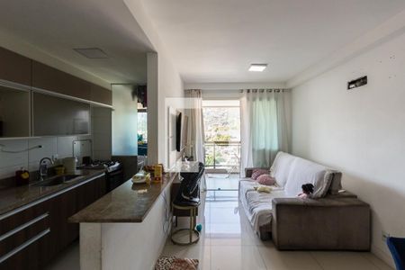 Apartamento à venda com 76m², 2 quartos e 1 vagaSala