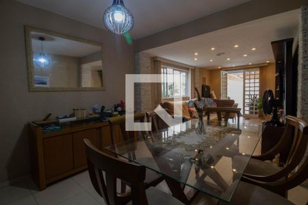 Sala de casa à venda com 3 quartos, 300m² em Curicica, Rio de Janeiro