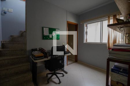 Casa à venda com 300m², 3 quartos e 1 vagaEscritório