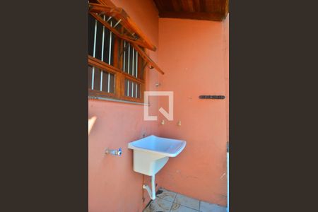 Casa à venda com 65m², 2 quartos e 2 vagasÁrea de serviço