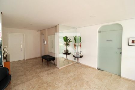 Apartamento à venda com 65m², 2 quartos e 1 vaga Apartamento à venda com 65m², 2 quartos e 1 vagaHall social