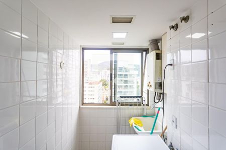 Apartamento à venda com 68m², 2 quartos e 1 vagaÁrea de Serviço