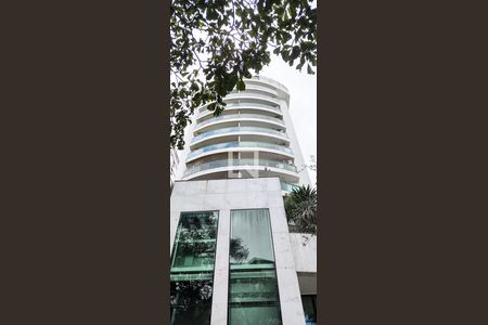 Apartamento à venda com 68m², 2 quartos e 1 vaga Apartamento à venda com 68m², 2 quartos e 1 vagaFachada