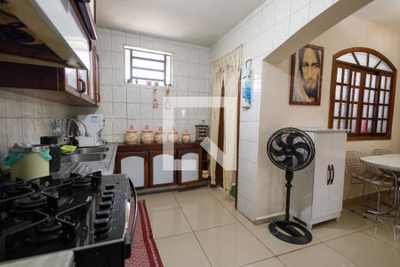 Casa para alugar com 215m², 3 quartos e 3 vagasCozinha