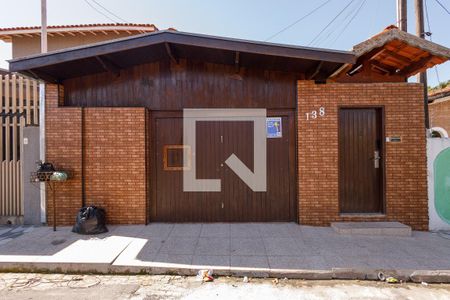Casa para alugar com 215m², 3 quartos e 3 vagasFachada da Casa