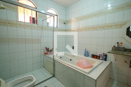 Casa para alugar com 215m², 3 quartos e 3 vagasBanheiro da Suíte