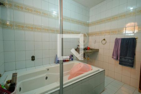 Casa para alugar com 215m², 3 quartos e 3 vagasBanheiro da Suíte