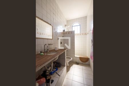 Casa para alugar com 215m², 3 quartos e 3 vagasBanheiro Corredor