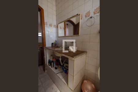 Casa para alugar com 215m², 3 quartos e 3 vagasBanheiro Corredor