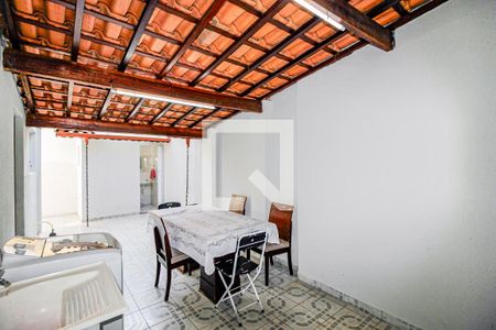 Casa à venda com 120m², 3 quartos e 1 vaga Casa à venda com 120m², 3 quartos e 1 vagaQuintal